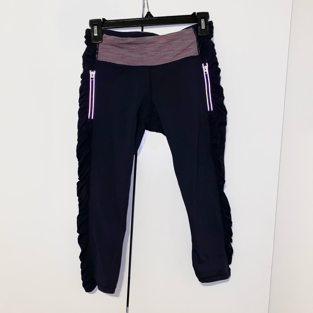 lululemon black cropped leggings!